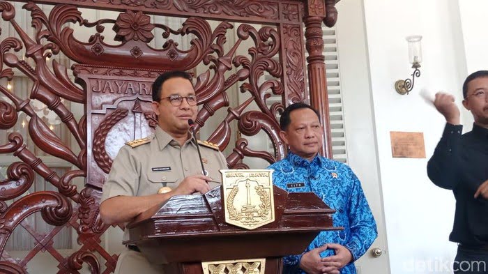 Anies- Memaksa Berkumpul Saat Pandemi Corona Akan Disanksi