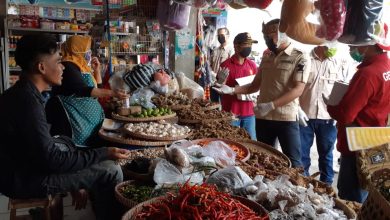 Darurat Covid-19, Gerindra Magelang Bagi-Bagi APD Ke Warga