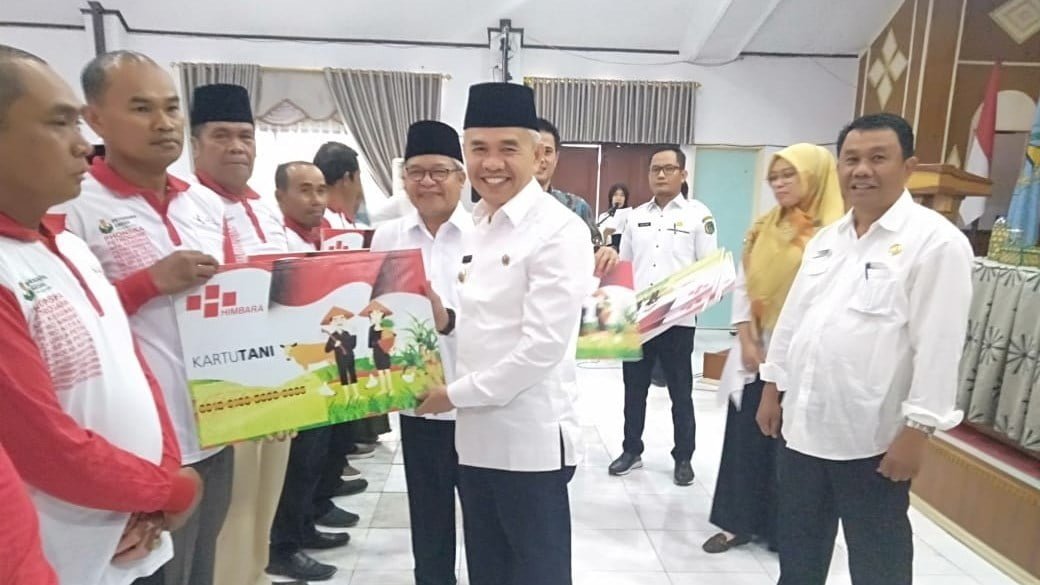 Pembagian 23 Ribu Kartu Tani dihadiri Bupati Kerinci