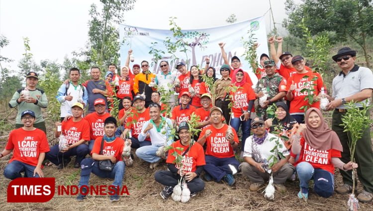 Tanam 5000 Pohon di Gunung Arjuno