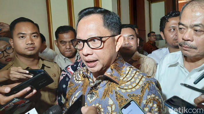 Temui Anis, Mendagri Sebut Kewenangan Lockdown Ada Di Pusat