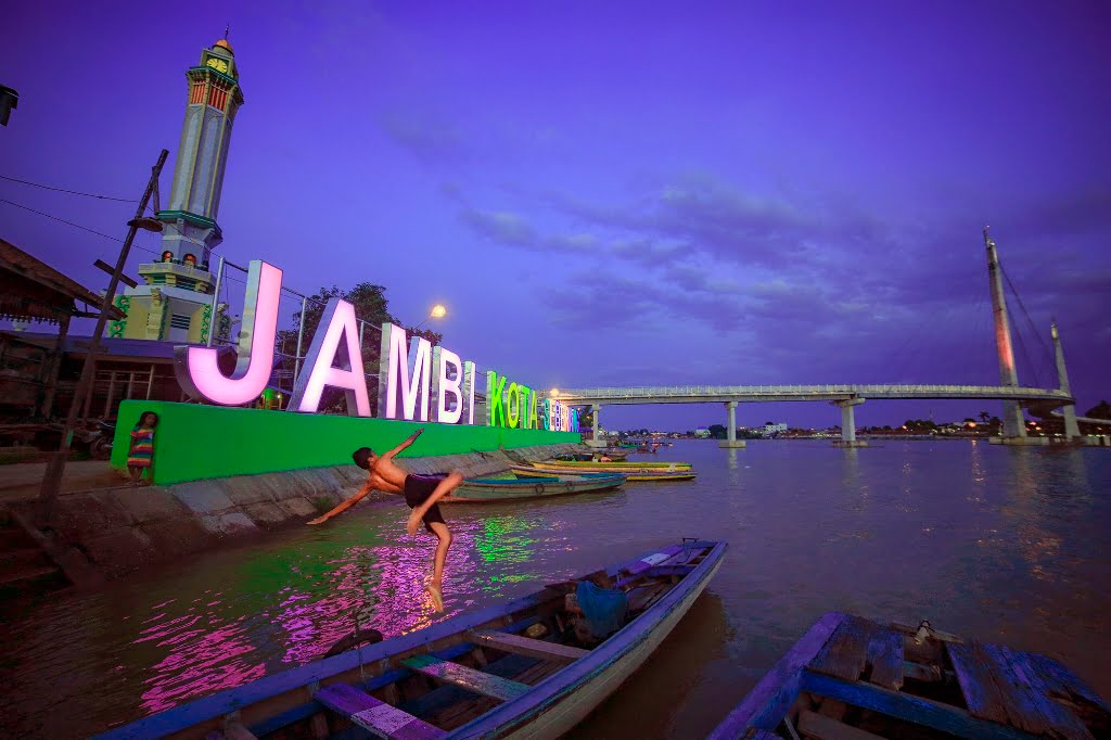 Jembatan Pedestrian jambi (pseona.travel)