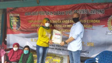 Peduli Covid-19, Ketua Fraksi Gerindra Lampung Gelar Bansos