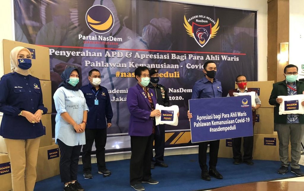 Peduli Pahlawan Kemanusiaan, DPP Nasdem Salurkan APD Dan Santunan