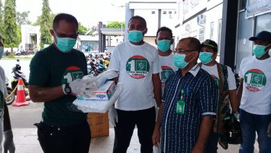 Kader PKB Malra Serahkan Bantuan APD Ke RSUD Karel Sadsuitubun Langgur