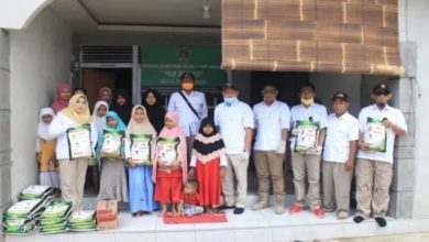 Bantu Masyarakat Miskin Dan Panti Asuhan, Gerindra Kalbar Salurkan 1.520 Karung Beras