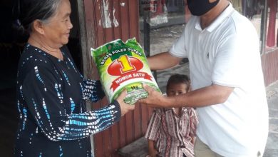 Jelang Idul Fitri, Benyamin Pasambe Salurkan 350 Karung Beras