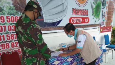 Dandim Polmas Serahkan Ratusan APD Ke Dinkes Mamasa