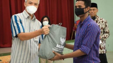 Ganjar Beri Bantuan Ke Mahasiswa Asal Somalia Dan Thailand