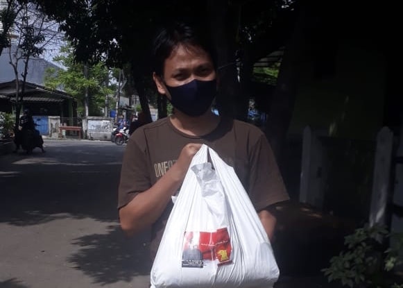 Bantu Ringankan Beban Masyarakat, Nuroji Salurkan Paket Sembako