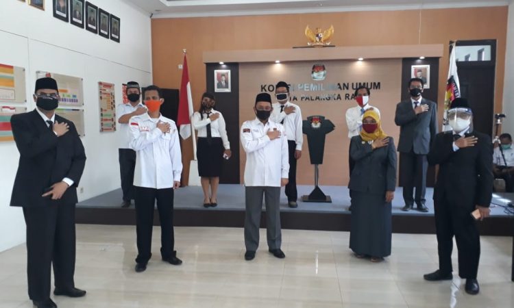 Tahapan Pilkada Kembali Dibuka, KPU PLK Lantik Anggota PPS