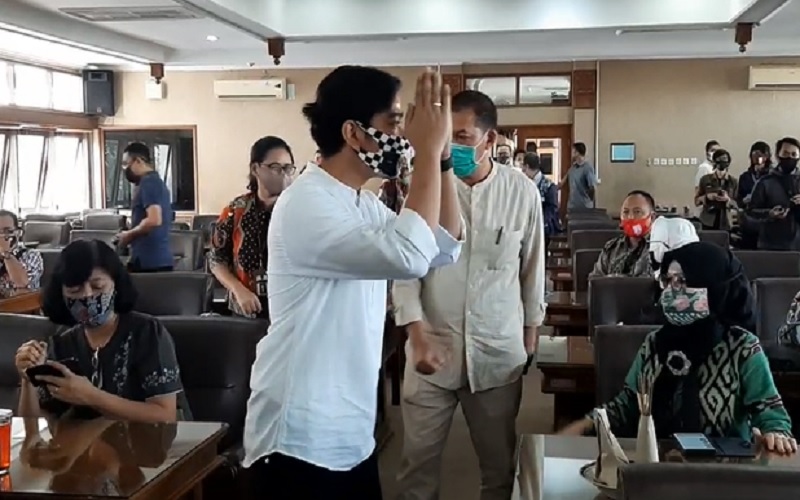 Sambangi DPRD Surakarta, Gibran Minta Maaf Ke Fraksi PDIP