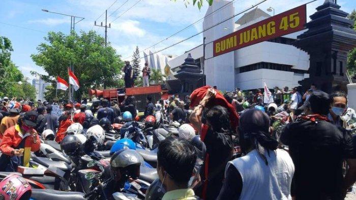 Deklarasi KAMI Dibubarkan, Habiburokhman: Yang Demo Di Luar Tidak Dibubarkan