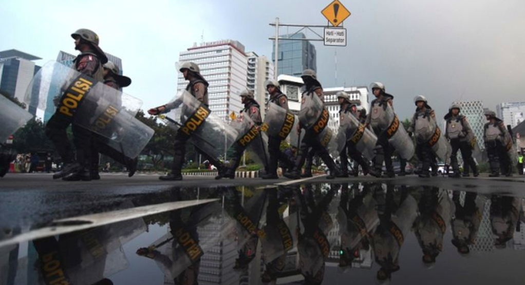 Sebanyak 1.200 Personel Gabungan Polri Dan TNI Kawal Aksi Demo Di ...