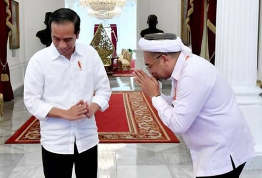 Ngabalin Sebut Aksi Demonstrasi Penolakan UU Ciptaker Sebagai Sampah Demokrasi