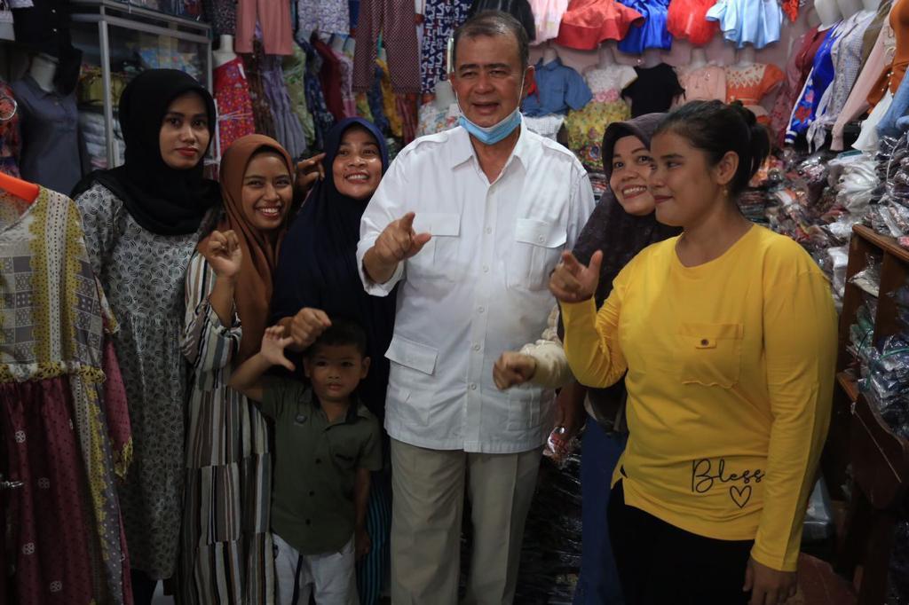 Pedagang Dan Pengunjung Pasar Kambang Dukung Nasrul Abit Jadi Gubernur Sumbar