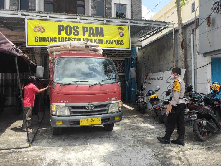 Polres Kapuas Laksanakan Pengawalan Logistik Pilkada 2020