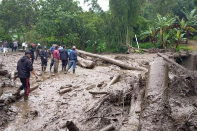 Banjir Bandang Terjang Kawasan Puncak Bogor – Bimata