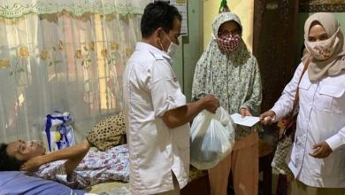 Andre Rosiade Salurkan Bantuan ke Pengemudi Ojek Online