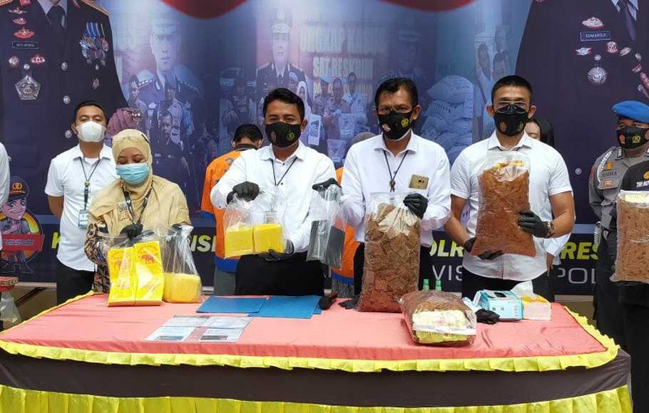 Satreskrim Sidoarjo Ungkap Kasus Dugaan Penggunaan Boraks di Kerupuk