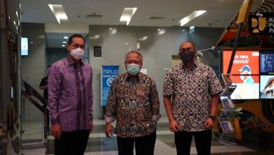 Andre Rosiade Dampingi Mendag Serahkan Surat Revitalisasi Pasar Sumbar ke Menteri PUPR