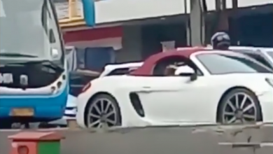 Polisi Cari Pengemudi Porsche yang Terobos Busway dan Tahan Laju Bus TransJakarta