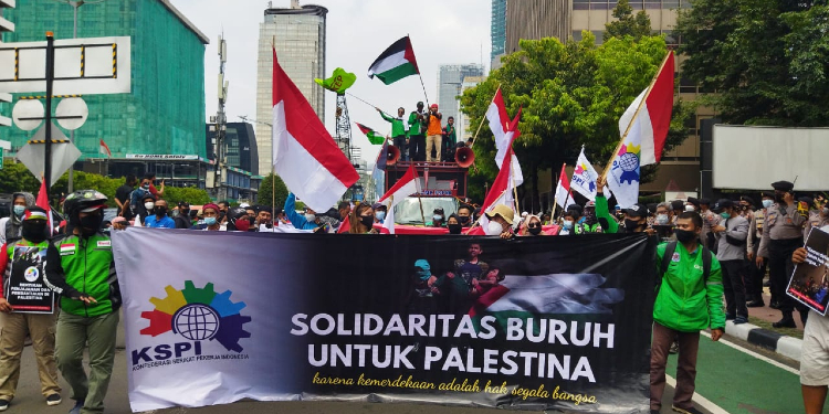 KSPI Gelar Aksi Bela Palestina di Depan Kedubes Amerika Serikat