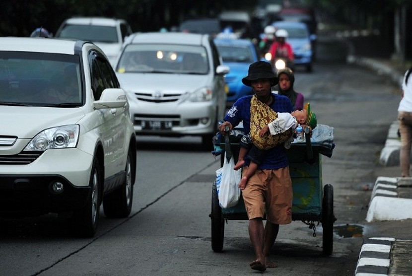 ‘Orang Kaya’ Dapat PPnbM 0% Beli Mobil, Eh ‘Si Miskin’ Beli Sembako Kena PPN 12%