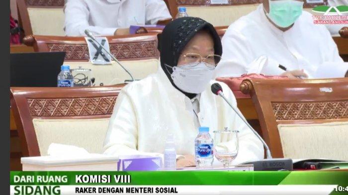 Risma Ngaku Ditekan Bereskan Data Penerima Bansos