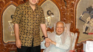 Unggahan Fadli Zon Bersama Soeharto Dibanjiri Komentar Netizen