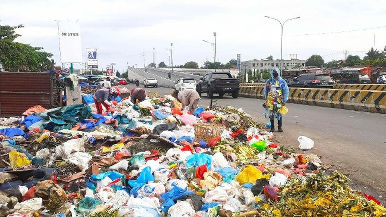 Koalisi Sapu Bersih Desak Polda Riau Tuntaskan Kasus Tumpukan Sampah