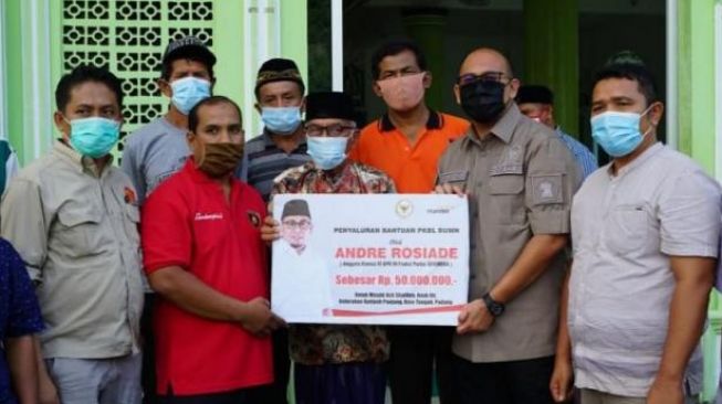 Andre Rosiade Bantu Pembangunan Masjid Ash Shalihin Anak Air Padang