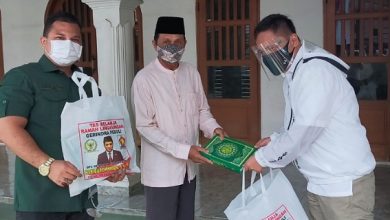 ‘Gerindra Peduli’, Habiburokhman Bagikan Ratusan Paket Bahan Pokok dan Vitamin