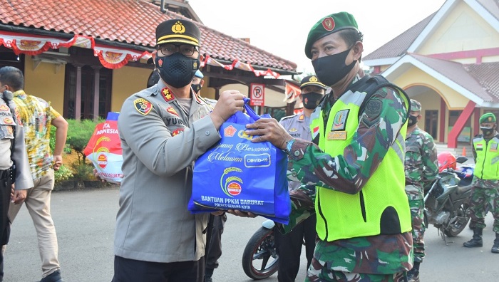 Polres Serang Salurkan Ratusan Paket Sembako