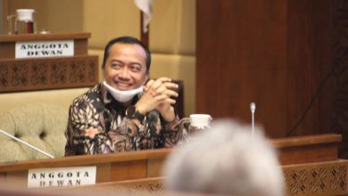 Prasetyo Hadi Sowan ke Keluarga Mbah Moen Bawa Pesan Prabowo