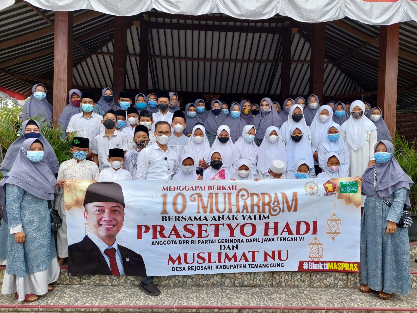 Prasetyo Hadi Santuni Anak Yatim