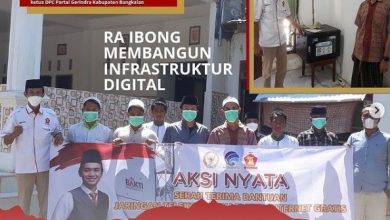 Imron Amin Serahkan Bantuan Jaringan Internet untuk Ponpes di Bangkalan