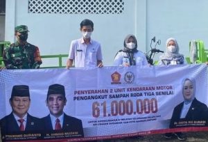 Dwita Ria Serahkan 5 Unit Motor Pengangkut Sampah di Lampung