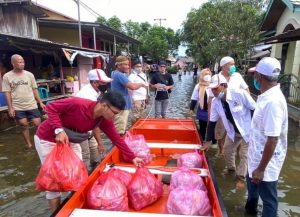 Peduli Banjir Samarinda, Gerindra Kaltim Salurkan Ribuan Logistik