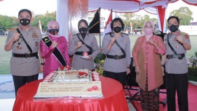 Kapolda NTB Beri Penghargaan 6 Polwan Berprestasi