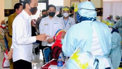 Presiden Tinjau Vaksinasi Covid-19 Pelajar di Pesarawan