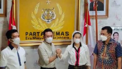 Presenter Sonny Tulung Gabung ke Partai Emas