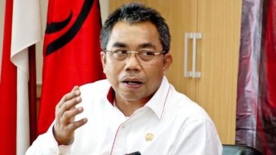 Gembong Sebut Anies Mengeluh Untuk Cari Simpati