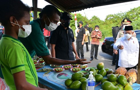 Kunjungi Manokwari, Ma’ruf Amin Terima Aspirasi Pedagang