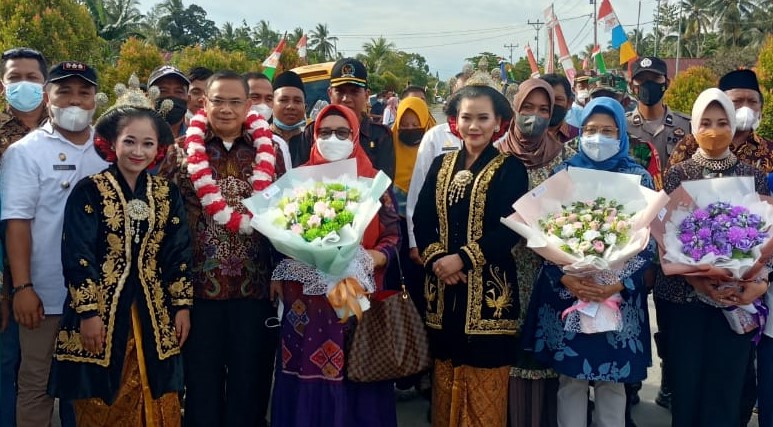 Kunker ke Desa Eks Pemukiman Transmigran, Sudewo Minta Masyarakat Sekolahkan Anak-Anaknya