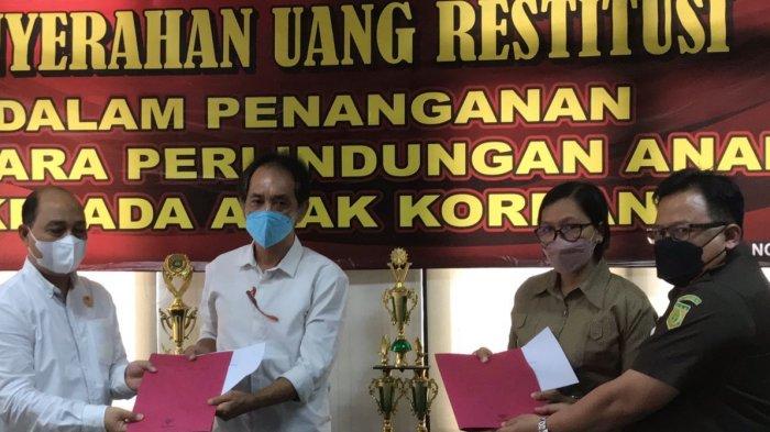 Kejari Depok Serahkan Uang Restitusi Kasus Tindak Pidana Perlindungan Anak