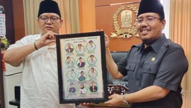 Anwar Sadad Terima Penghargaan Tokoh Muda Nahdliyin Inspiratif Jatim 2021