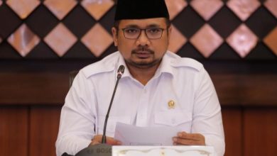 Yaqut Tegaskan Pemberangkatan Jemaah Umrah Tidak Dihentikan