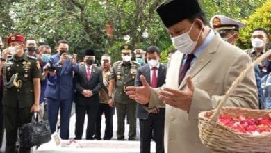 Ziarah ke TMP Taruna Tangerang, Prabowo: Kemerdekaan Indonesia Hadiah dari Pengorbanan Mereka