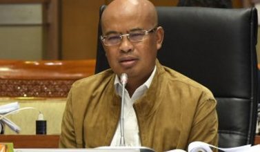 Desmond Pertanyakan Status Penangkapan Munarman Sebagai Teroris